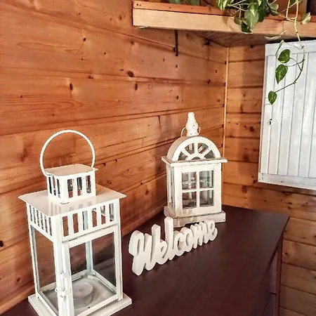 The Woodhouse Vendeghaz Apartment *